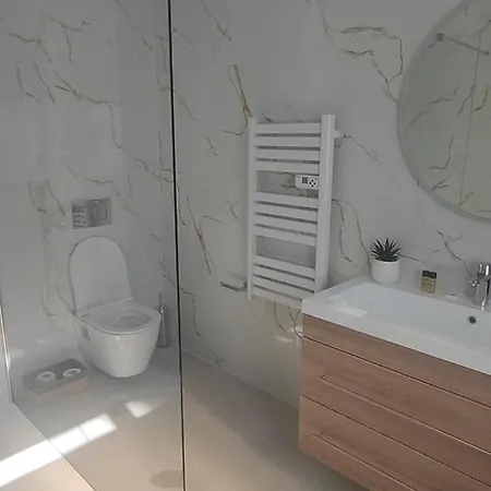 Superbe 4 Pieces - Acces Piscine